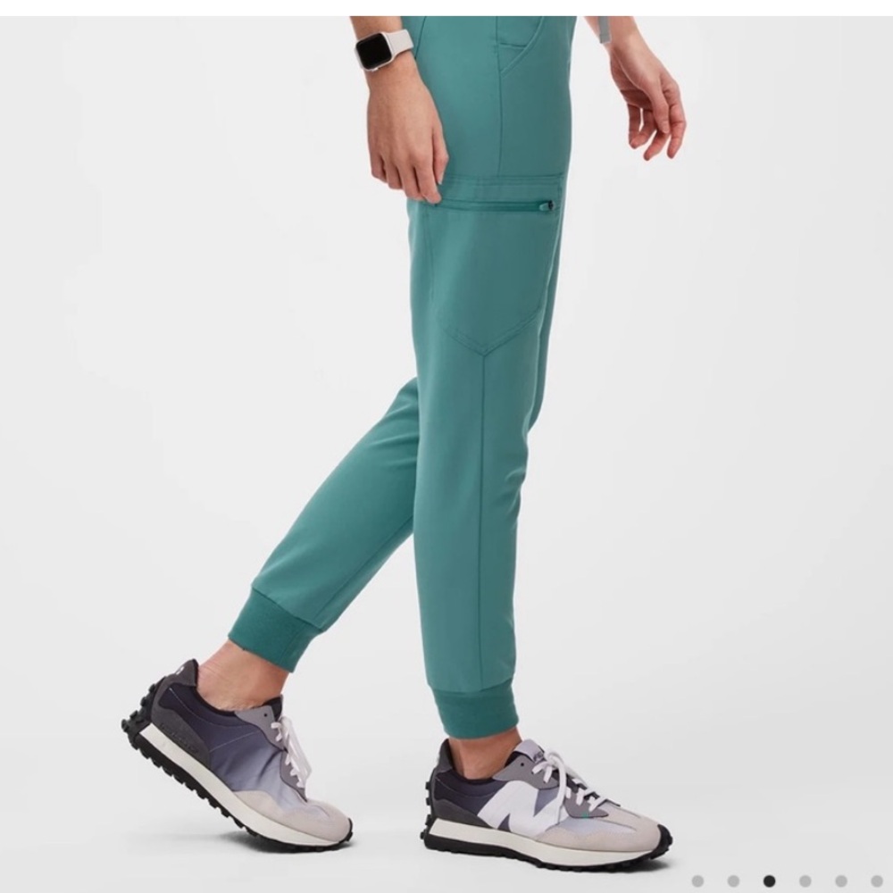 Figs Green Leggings with Modern Fit